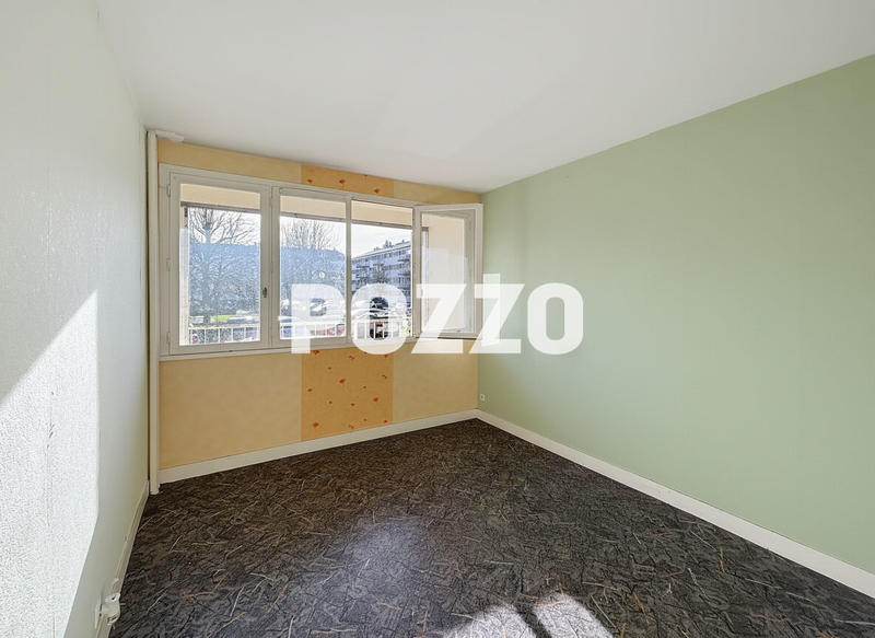 Appartement - 96 m² - 5 pièces