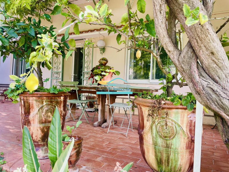 Propriété - 231 m² - 7 pièces