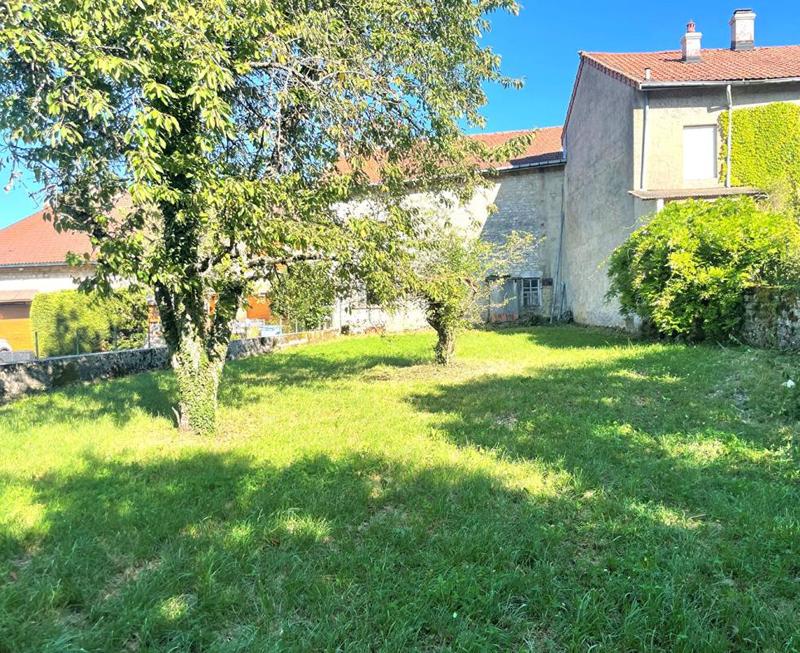 Maison - 8 502 m² - 3 pièces