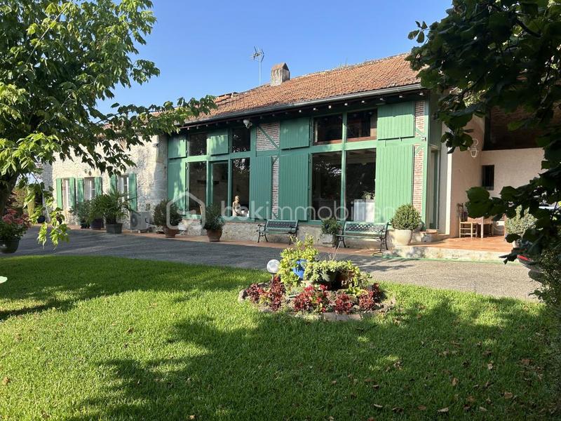 Maison en pierre - 230 m² - 8 pièces
