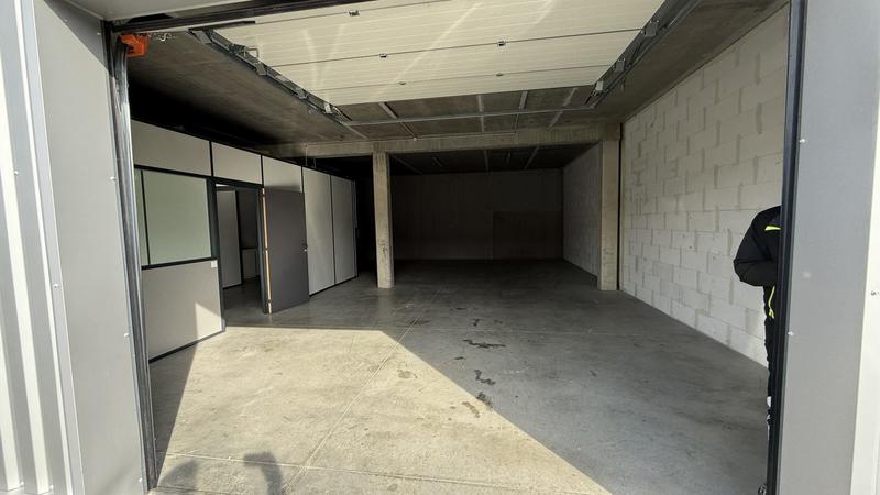 Local d'activités - 120 m²