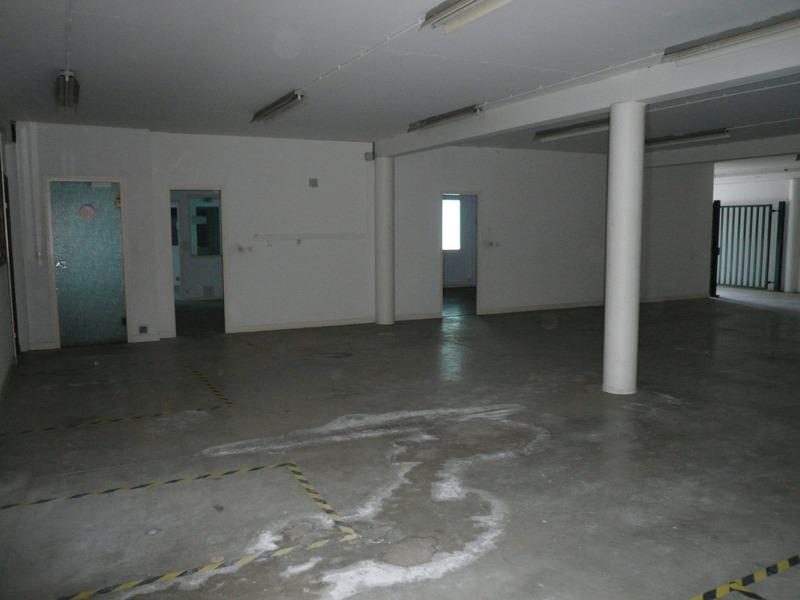 Local commercial - 366 m² - 8 pièces