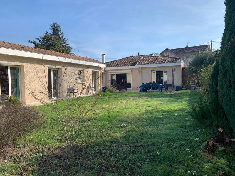 Maison - 245 m² - 8 pièces