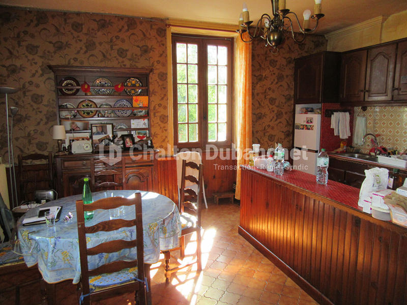 Maison - 235 m² - 9 pièces