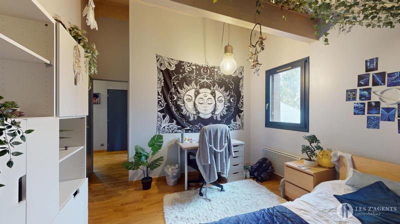 Maison - 263 m² - 5 pièces