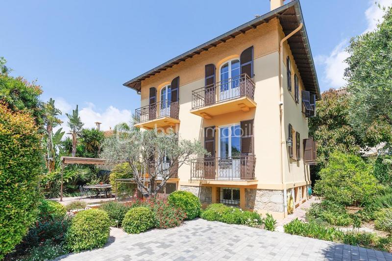 Villa - 166 m² - 6 pièces