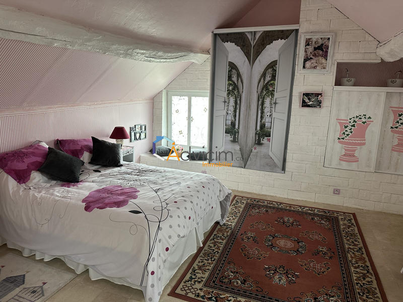 Maison - 198 m² - 5 pièces