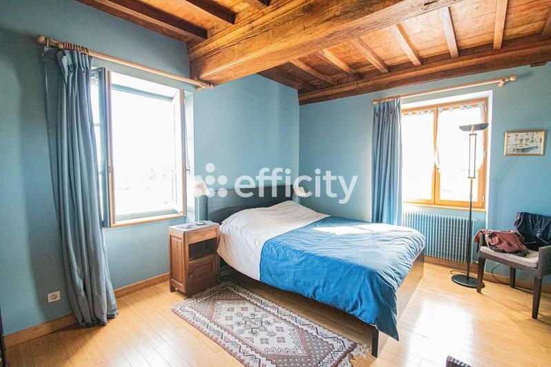 Maison - 480 m² - 13 pièces