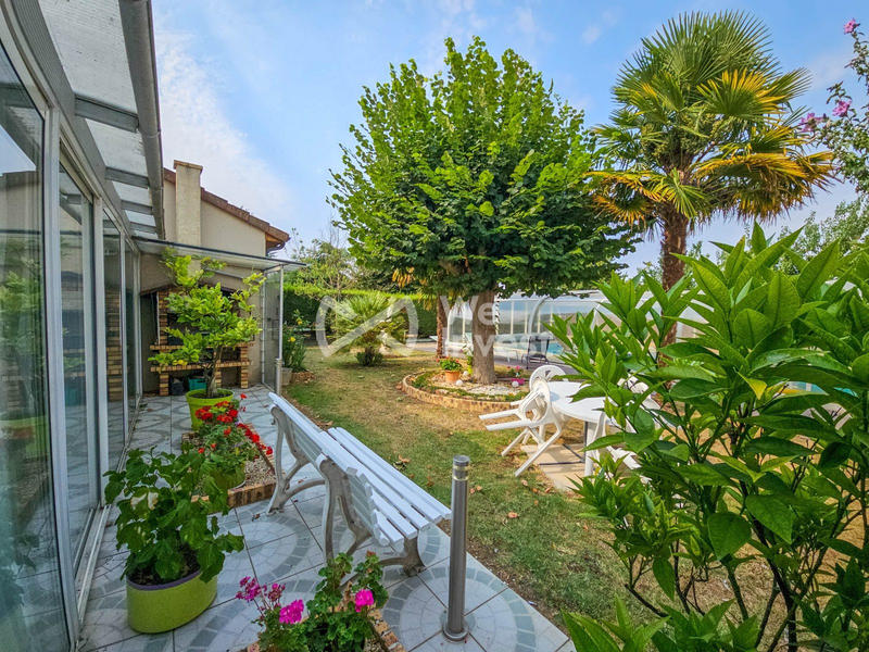 Maison - 320 m² - 11 pièces