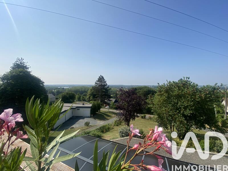 Maison - 217 m² - 8 pièces