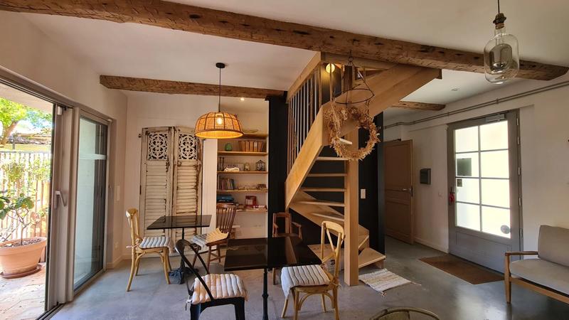 Maison traditionnelle - 260 m² - 10 pièces