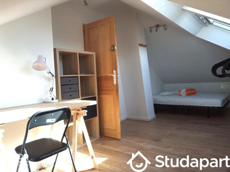 Chambre - 13 m² - 1 pièce