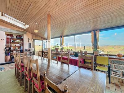 Maison - 295 m² - 7 pièces