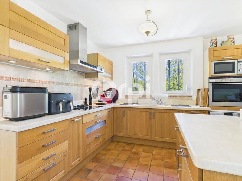 Villa - 172 m² - 6 pièces