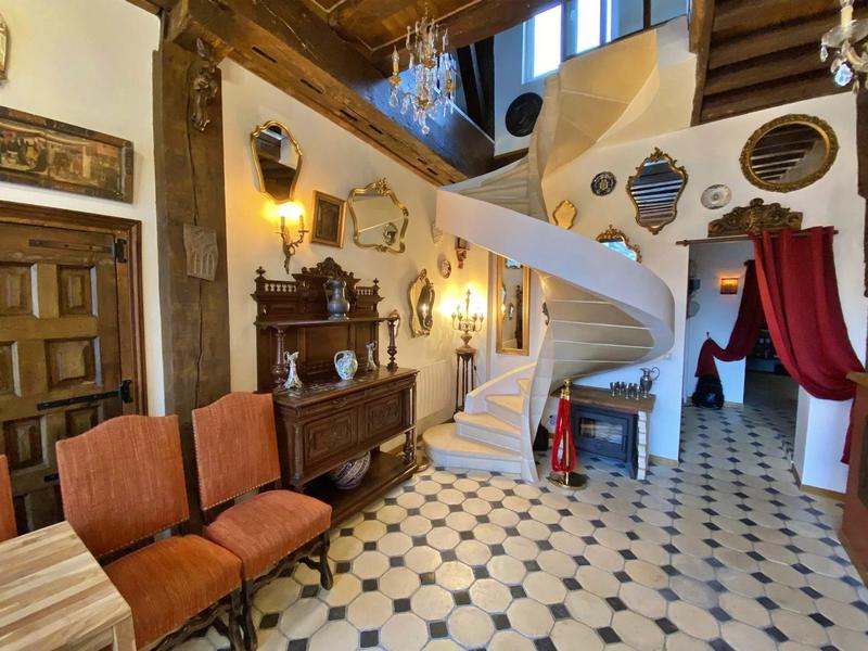 Maison - 180 m² - 10 pièces