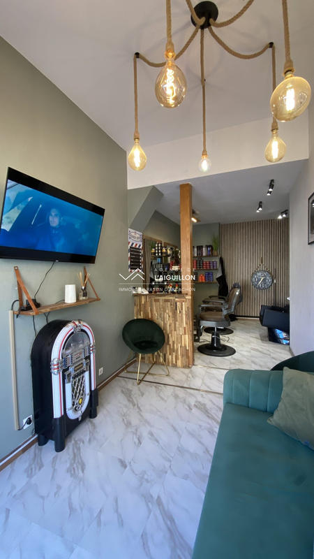 Local commercial - 76 m² - 4 pièces