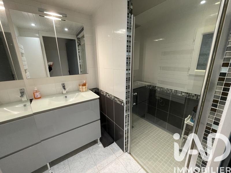 Maison - 240 m² - 6 pièces