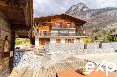 Châlet - 260 m² - 9 pièces