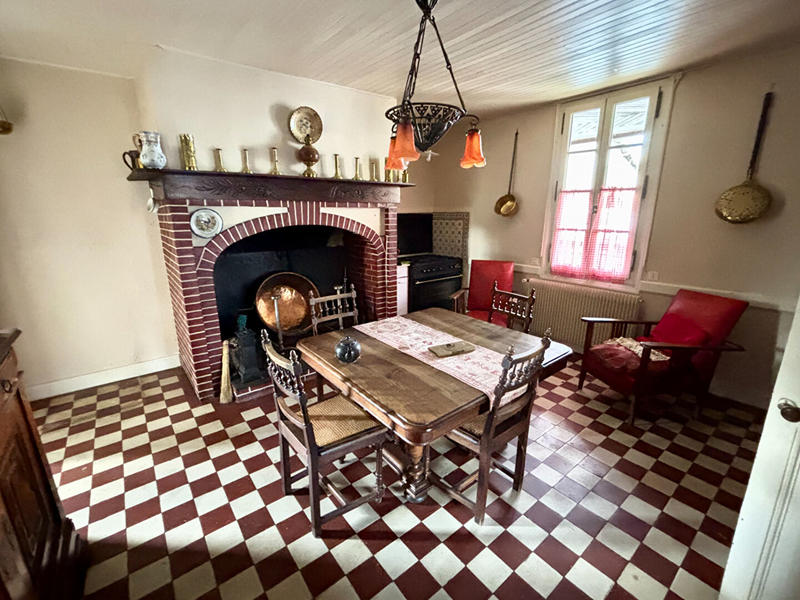 Maison - 246 m² - 9 pièces