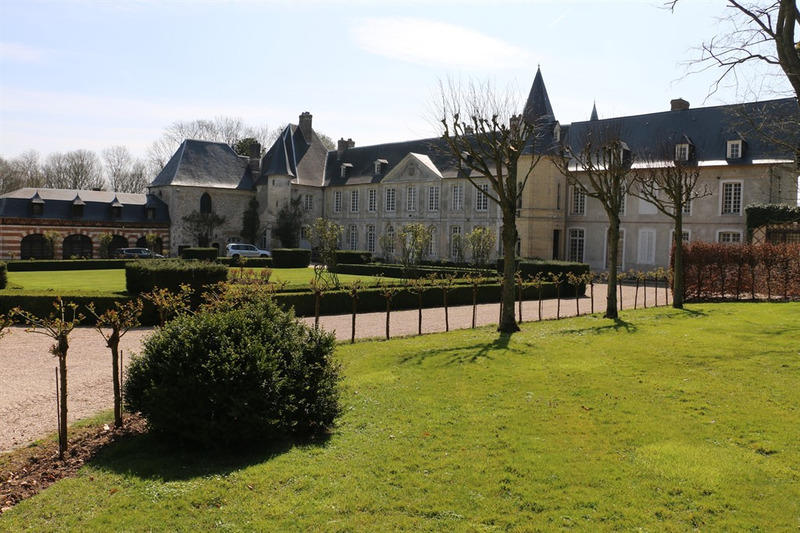 Château - 1 200 m² - 20 pièces