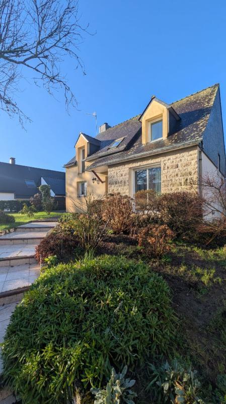 Maison - 180 m² - 8 pièces