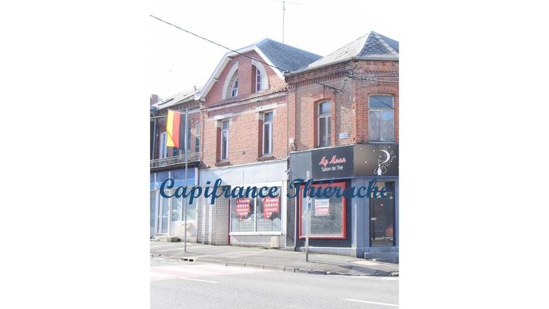 Local d'activité / Entrepôt - 141 m² - 7 pièces