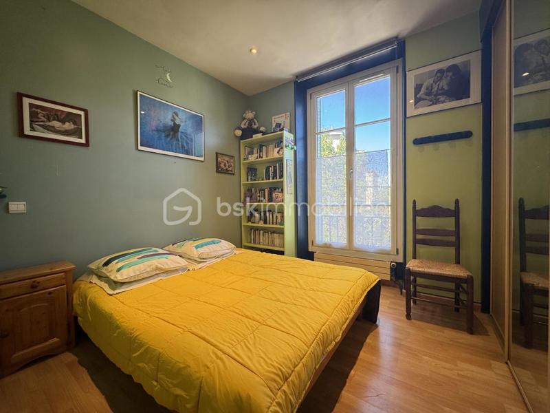 Maison - 225 m² - 12 pièces