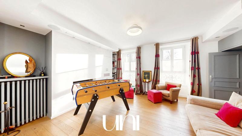 Maison de ville - 232 m² - 8 pièces