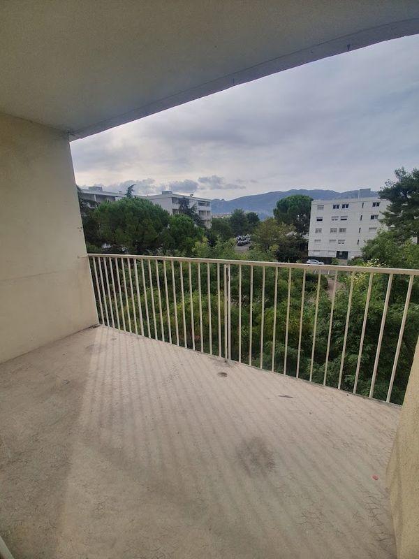 Appartement - 101 m² - 5 pièces