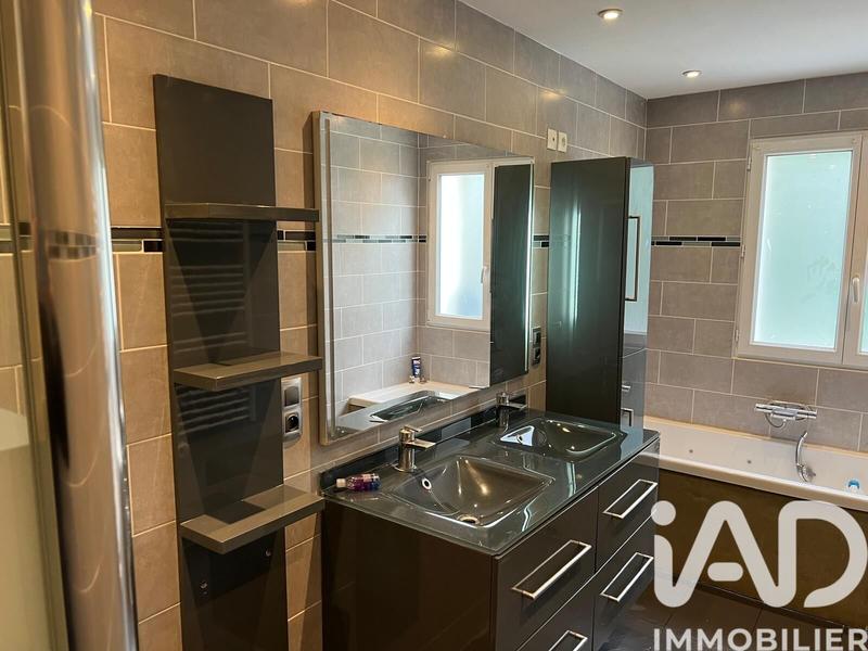 Maison - 136 m² - 6 pièces