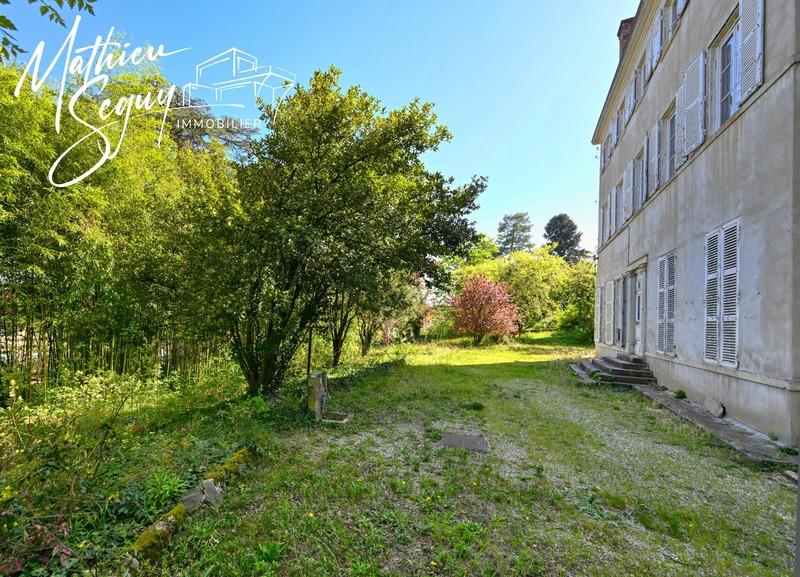 Propriété - 498 m² - 18 pièces