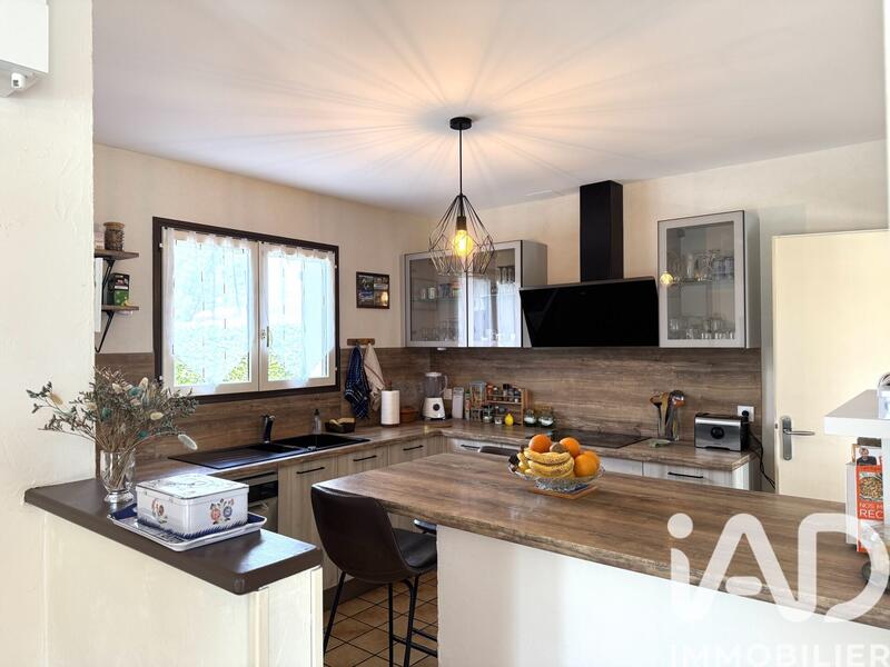 Maison - 176 m² - 7 pièces