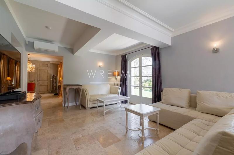 Maison - 280 m² - 7 pièces