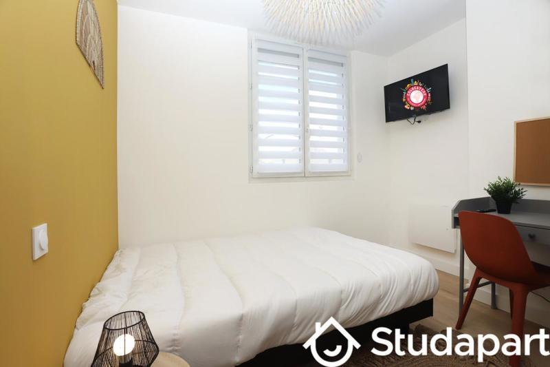 Chambre - 74 m² - 1 pièce