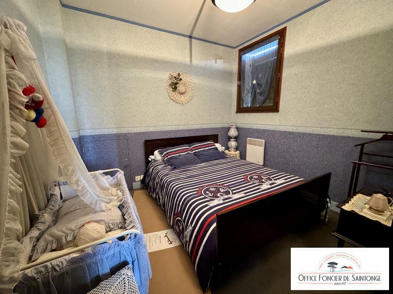 Maison traditionnelle - 195 m² - 9 pièces