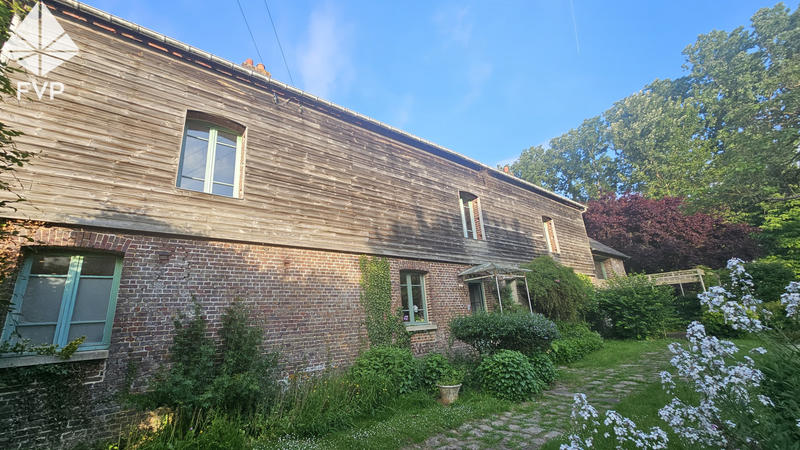 Propriété - 275 m² - 8 pièces