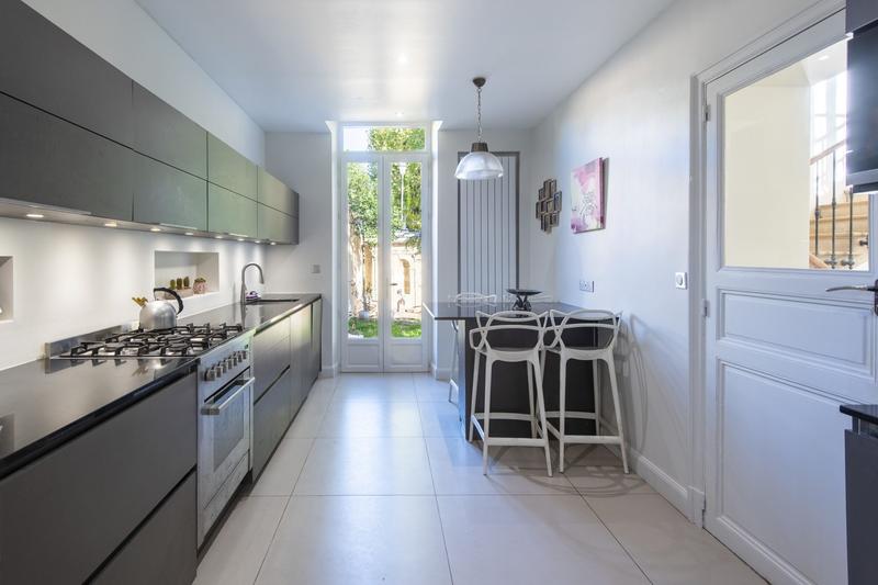 Maison ancienne - 250 m² - 8 pièces