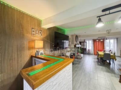 Villa - 210 m² - 7 pièces