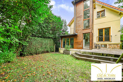 Maison - 152 m² - 6 pièces