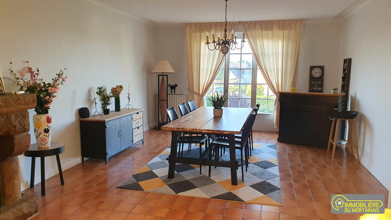 Maison - 212 m² - 5 pièces