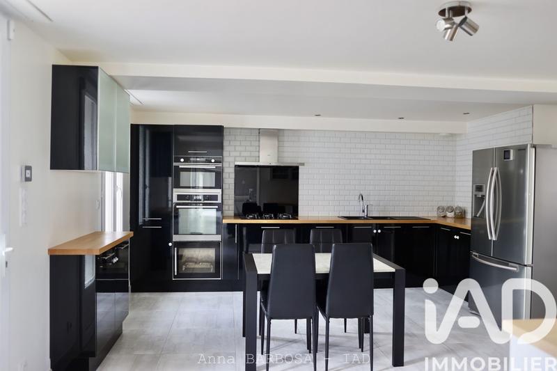 Maison - 361 m² - 10 pièces