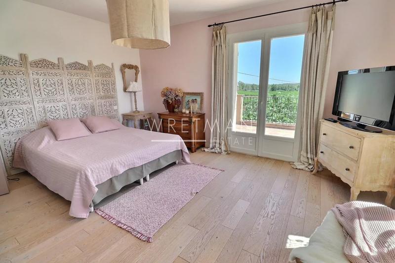 Villa - 230 m² - 9 pièces