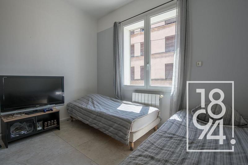 Maison - 180 m² - 5 pièces