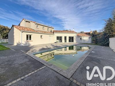 Maison - 187 m² - 6 pièces