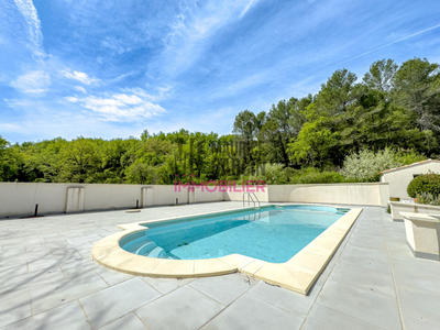 Maison - 167 m² - 6 pièces