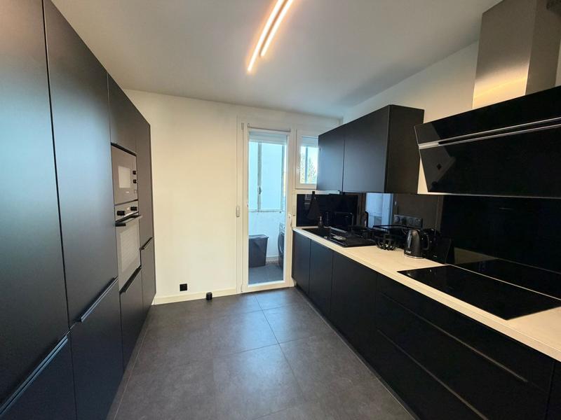 Appartement - 92 m² - 5 pièces