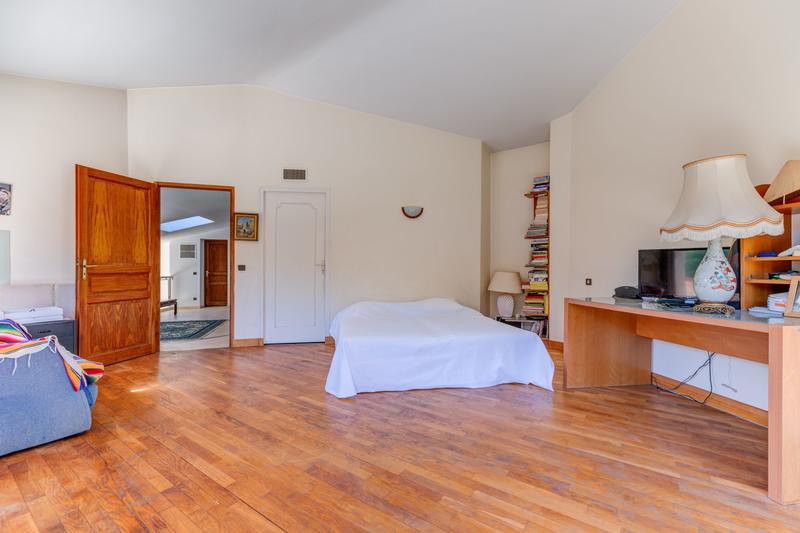 Maison - 276 m² - 5 pièces