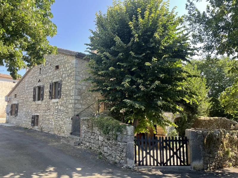 Maison - 190 m² - 8 pièces