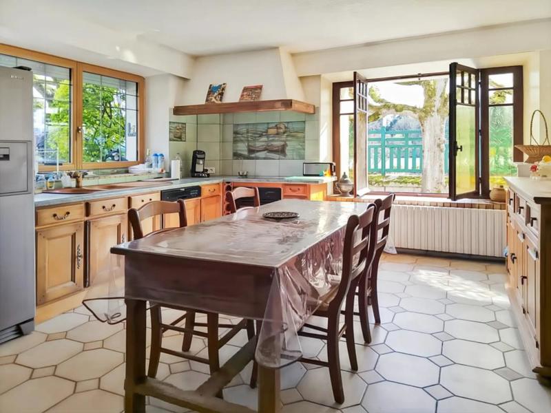 Maison - 211 m² - 7 pièces