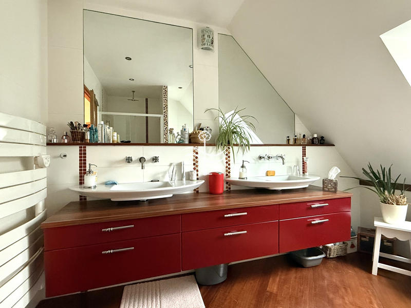 Maison - 215 m² - 6 pièces